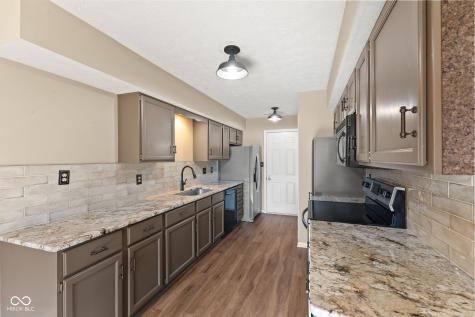 9271 Golden Leaf Way Indianapolis IN 46260