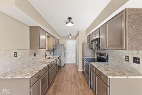 9271 Golden Leaf Way Indianapolis IN 46260
