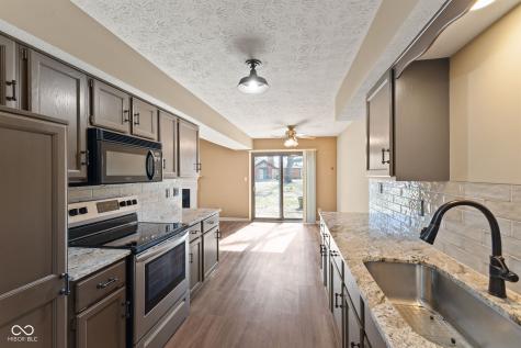 9271 Golden Leaf Way Indianapolis IN 46260
