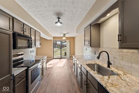 9271 Golden Leaf Way Indianapolis IN 46260