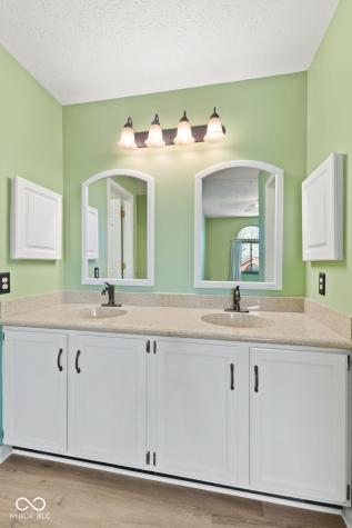 9271 Golden Leaf Way Indianapolis IN 46260