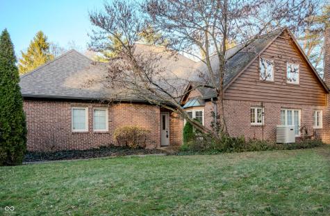 1989 Oldfields Circle S Indianapolis IN 46228