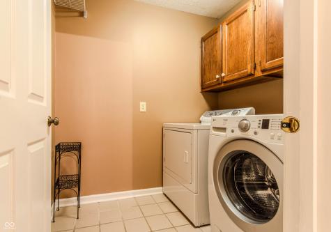 1989 Oldfields Circle S Indianapolis IN 46228