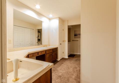 1989 Oldfields Circle S Indianapolis IN 46228