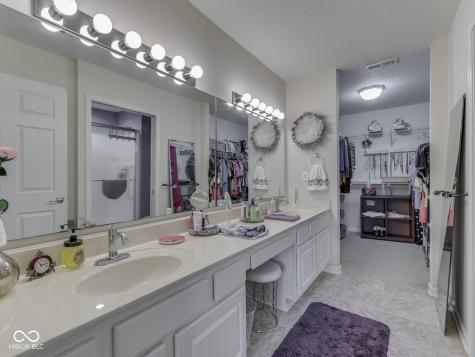 1037 Laurelwood Lane Greenwood IN 46142