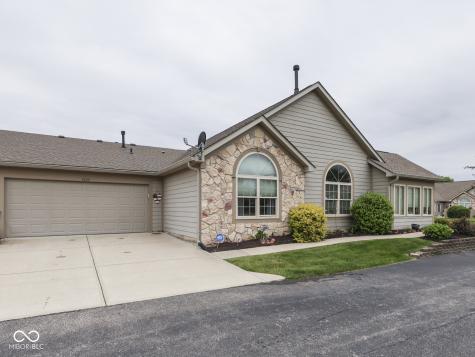 1037 Laurelwood Lane Greenwood IN 46142