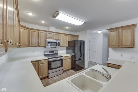 556 Silver Fox Court Indianapolis IN 46217