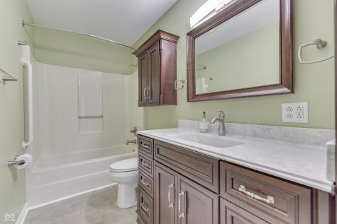 556 Silver Fox Court Indianapolis IN 46217