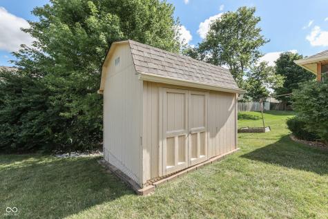 556 Silver Fox Court Indianapolis IN 46217