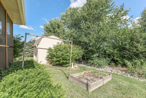 556 Silver Fox Court Indianapolis IN 46217