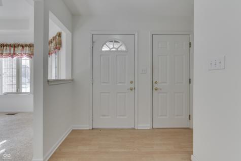 556 Silver Fox Court Indianapolis IN 46217