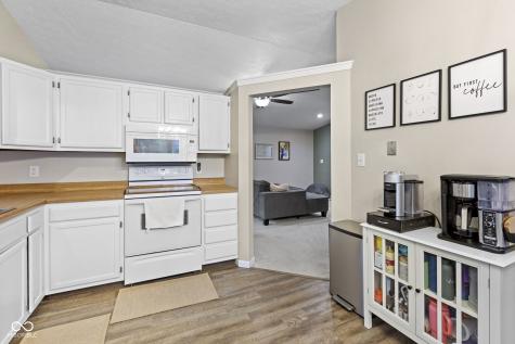 2674 Lakeshire Lane Indianapolis IN 46268