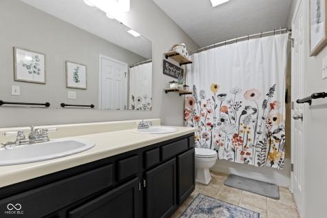 2674 Lakeshire Lane Indianapolis IN 46268
