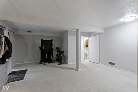 2674 Lakeshire Lane Indianapolis IN 46268