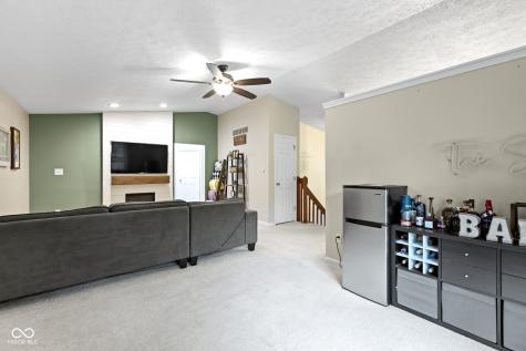 2674 Lakeshire Lane Indianapolis IN 46268