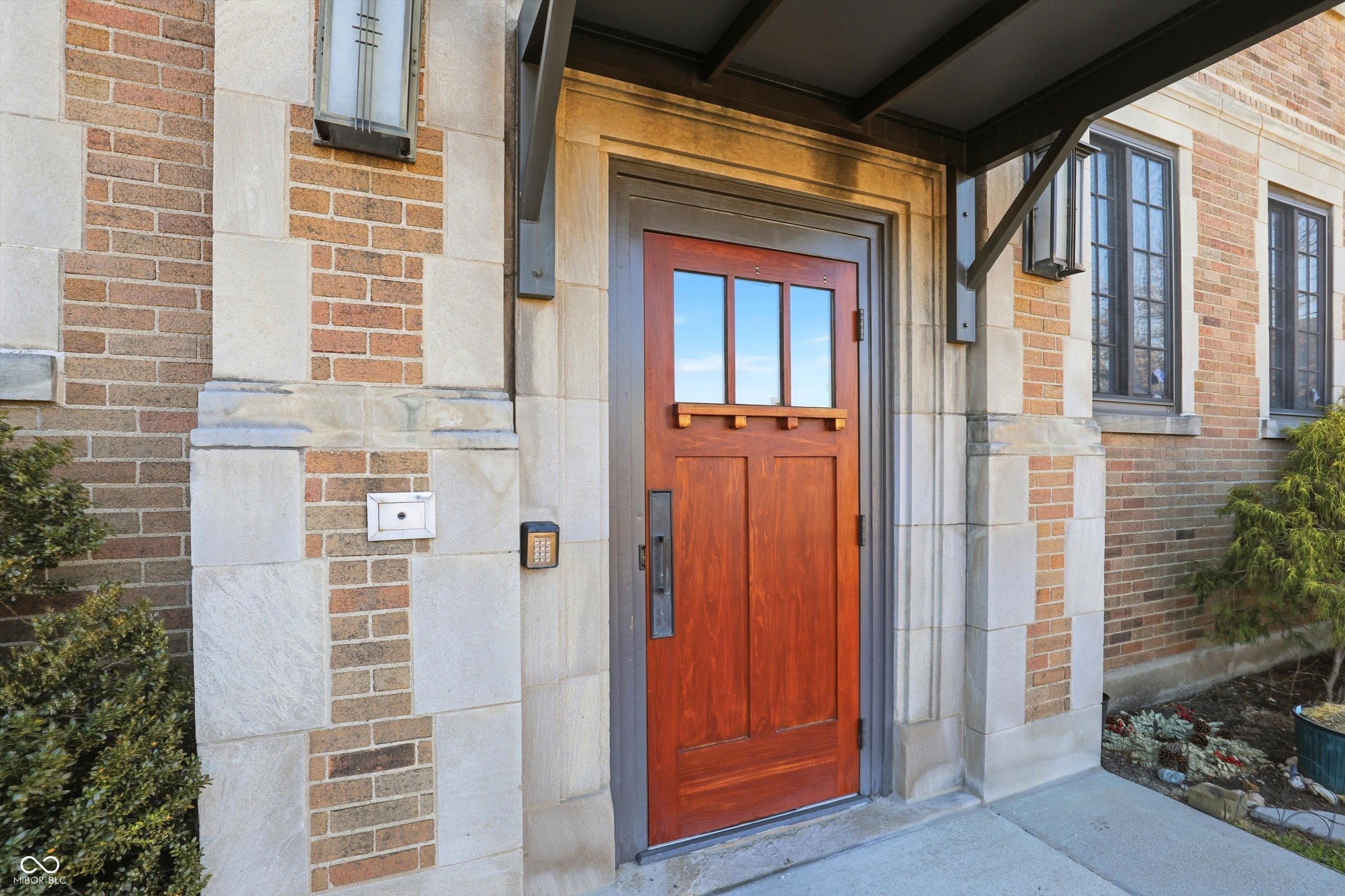 825 N Delaware Street Indianapolis IN 46204