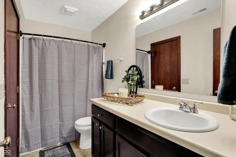 9605 Cedar Cove Lane Indianapolis IN 46250