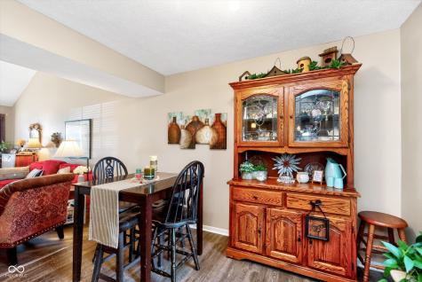 1136 Paradise Way N Greenwood IN 46143