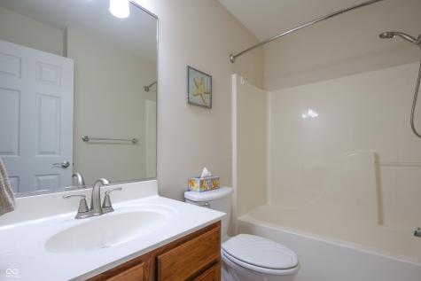 7005 S Stratton Court Columbus IN 47203
