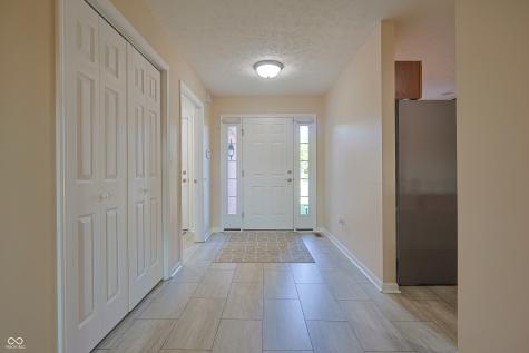 7005 S Stratton Court Columbus IN 47203