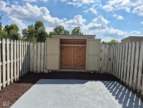 7411 Country Brook Drive Indianapolis IN 46260