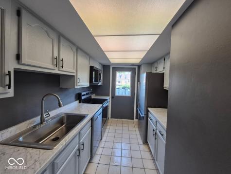 7411 Country Brook Drive Indianapolis IN 46260