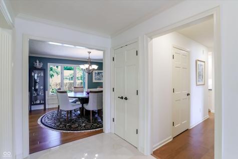 9543 Cedar Springs Drive Indianapolis IN 46260