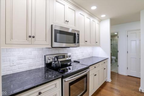 9543 Cedar Springs Drive Indianapolis IN 46260