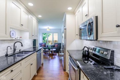 9543 Cedar Springs Drive Indianapolis IN 46260