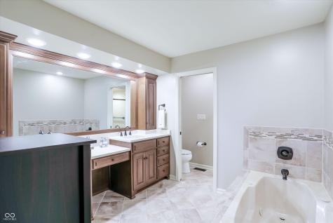 9543 Cedar Springs Drive Indianapolis IN 46260