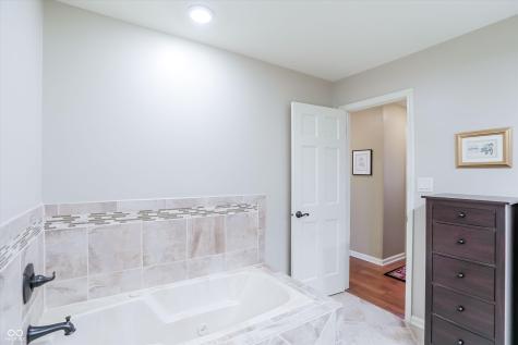 9543 Cedar Springs Drive Indianapolis IN 46260