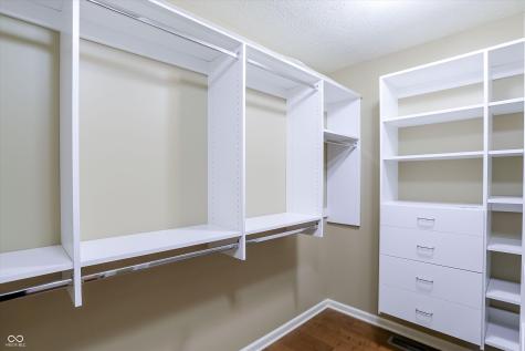 9543 Cedar Springs Drive Indianapolis IN 46260