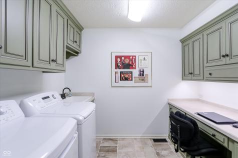 9543 Cedar Springs Drive Indianapolis IN 46260