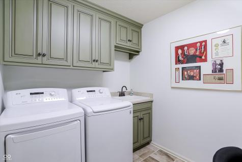 9543 Cedar Springs Drive Indianapolis IN 46260