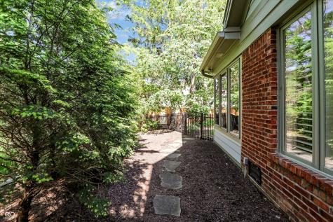 9543 Cedar Springs Drive Indianapolis IN 46260