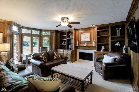9543 Cedar Springs Drive Indianapolis IN 46260