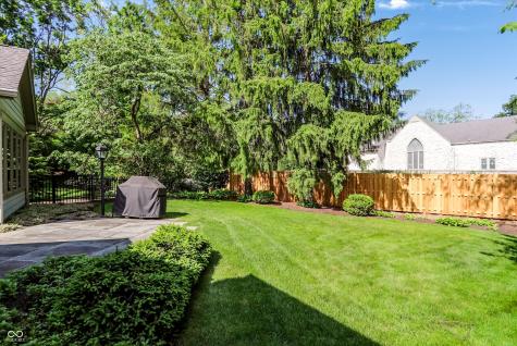 9543 Cedar Springs Drive Indianapolis IN 46260