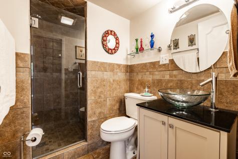 25 E 40th Street Indianapolis IN 46205