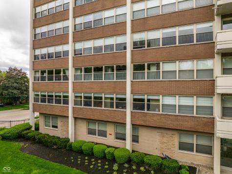 25 E 40th Street Indianapolis IN 46205
