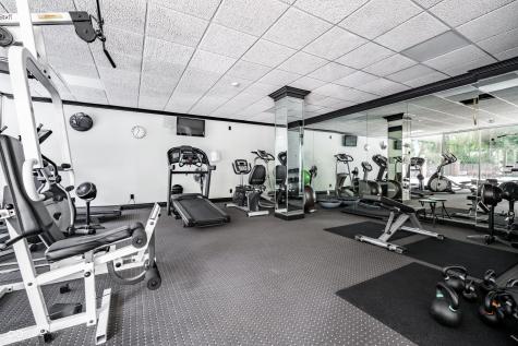 25 E 40th Street Indianapolis IN 46205