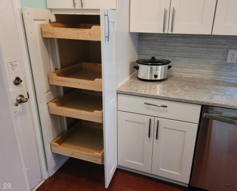 9306 W Golden Oaks W Indianapolis IN 46260