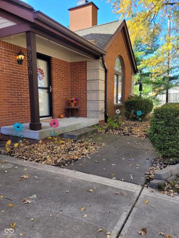9306 W Golden Oaks W Indianapolis IN 46260