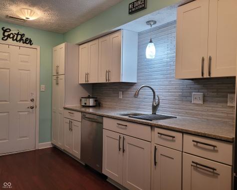 9306 W Golden Oaks W Indianapolis IN 46260