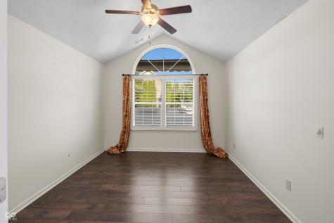 1067 Distinctive Way Greenfield IN 46140