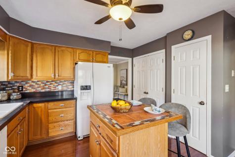 2011 Oldfields Circle S Drive Indianapolis IN 46228