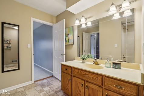 2011 Oldfields Circle S Drive Indianapolis IN 46228