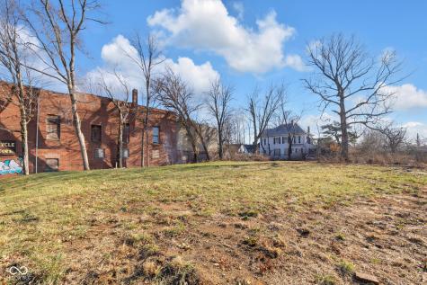 2225 E 10th Street Indianapolis IN 46201