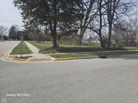 1227,1229,1231 S 13th Half Street Terre Haute IN 47802