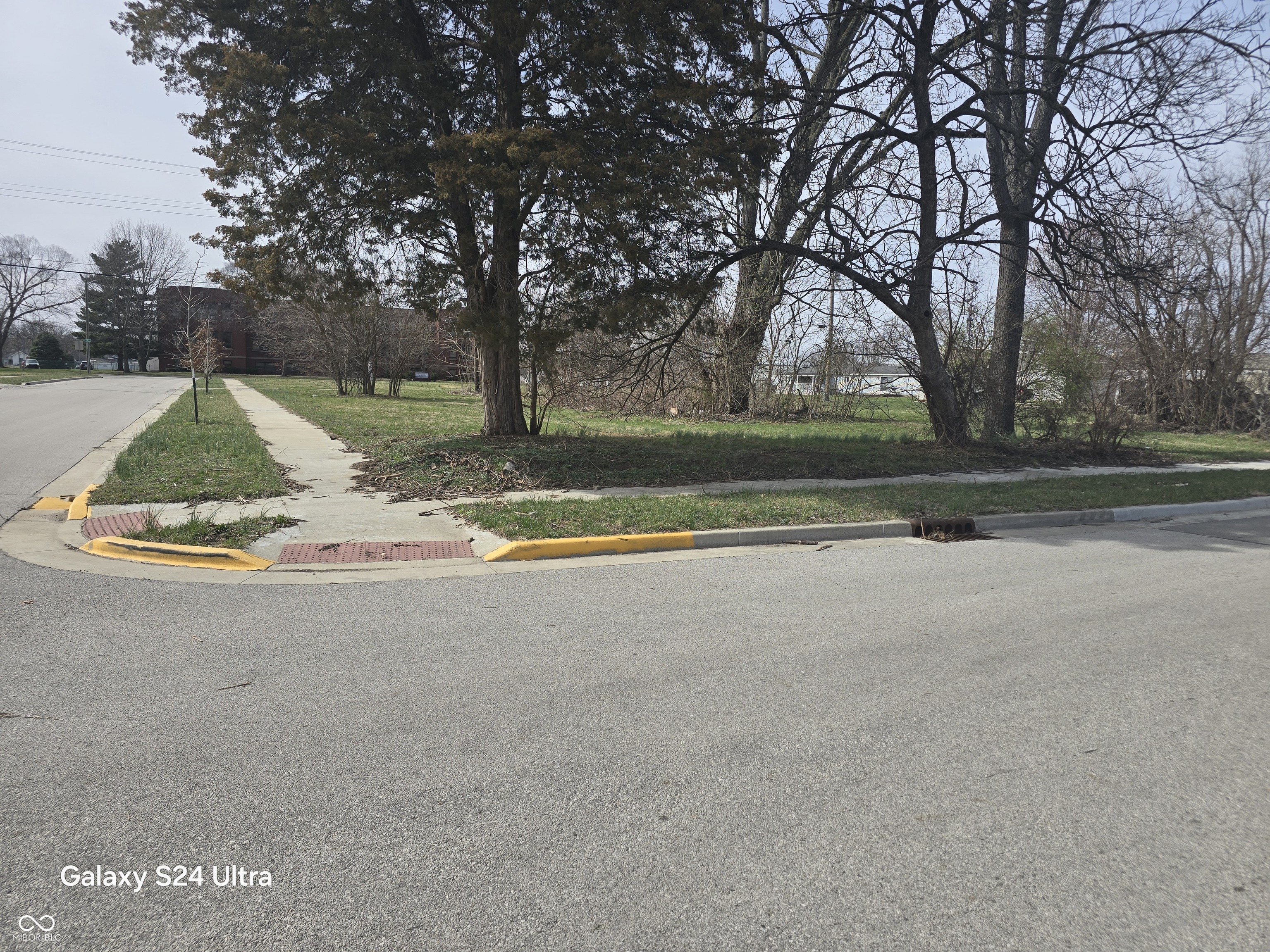 1227,1229,1231 S 13th Half Street Terre Haute IN 47802
