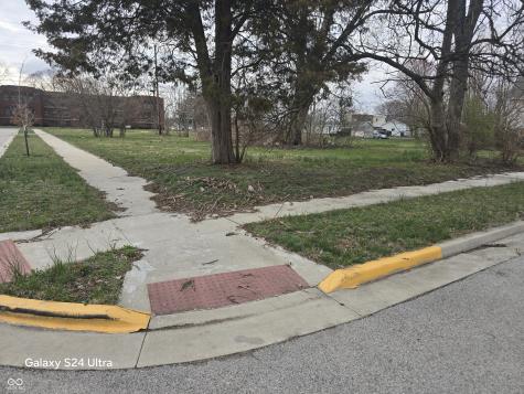 1227,1229,1231 S 13th Half Street Terre Haute IN 47802